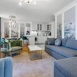 Soft Glam 1-bedroom Appt - & Mountain View アパート