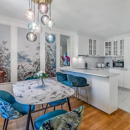 Soft Glam 1-bedroom Appt - & Mountain View * Montreux